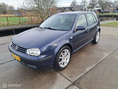 Volkswagen Golf 1.6-16V Trendline