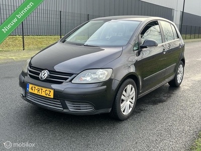 Volkswagen Golf 1.6 FSI Sportline