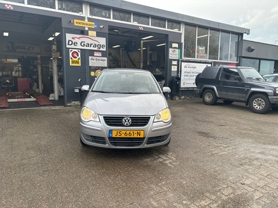 Volkswagen Polo 1.4-16V Trendline