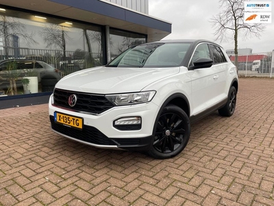 Volkswagen T-ROC 1.0 TSI ACC KEYLESS Carplay NAVI