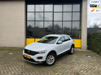 Volkswagen T-ROC 1.5 TSI Automaat, Adaptive cruise, PDC voor en achter Full Led