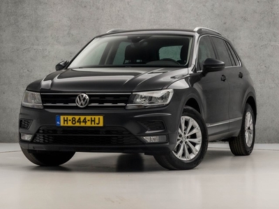 Volkswagen Tiguan 1.5 TSI Luxury (APPLE CARPLAY, GROOT