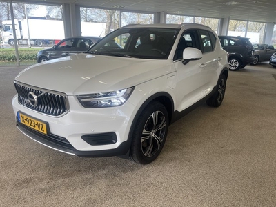 Volvo XC40 1.5 T4 Momentum recharge (bj 2021, automaat)