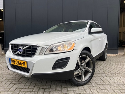 Volvo XC60 3.2 AWD Momentum '11 Aut/Leer/19'Lmv/Panodak