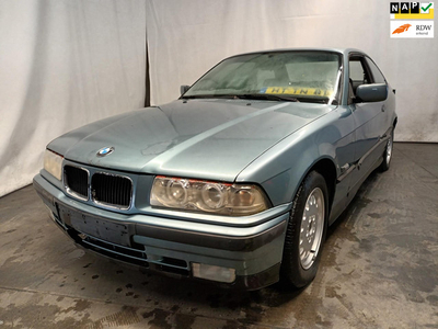 BMW 3-serie Coupé 316i - Roest