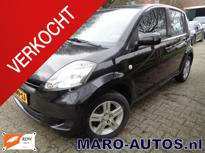 Daihatsu Sirion 2 1.3-16V 100th. ANNIVERSARY AIRCO | Boekjes | RIJKLAAR | MOMO Sportpakket | SCHERPE PRIJS!!