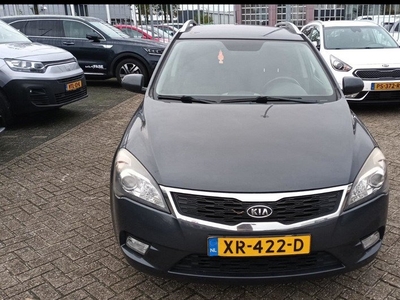 Kia Cee'd Sporty Wagon 1.4 CVVT X-ecutive Navi! Stoelverwarming! Nieuwe APK!