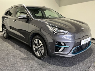 Kia e-Niro ExecutiveLine 64 kWh Warmtepomp | Verwarmde achterbank | Adaptieve cruise | Lederen bekleding | 1ste eigenaar