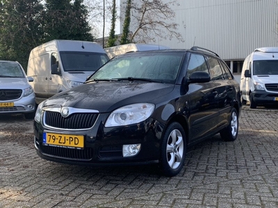 Škoda Fabia Combi 1.4-16V Sport NIEUWE APK! Airco Cruise Trekhaak LMVelgen 4-season banden