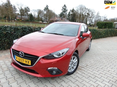 Mazda 3 2.2D Skylease 5-DRS. , Clima / Cruise / Camera / Navi-Multimedia / Stoelverwarming / Isofix / Pdc / Led / 16-Inch Lm .