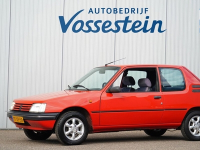 Peugeot 205 1.4 Génération / 3e Eigenaar / NL-Auto / Elek. Ramen / Radio-CD