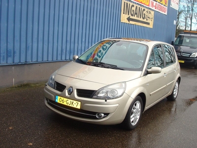 Renault Scénic 1.6-16V Tech Line - Automaat - Navigatie - APK tot 22-12-2024 - Xenon verlichting - 5 peroons - 4 electrische ramen - Centrale deurvergrendeling op sleutel - 2x sleutel - Panoramadak - LM velgen - Metalic lak .