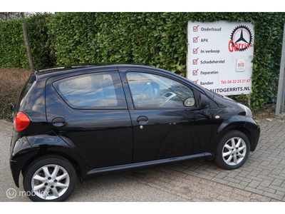 Toyota Aygo 1.0-12V met weinig km