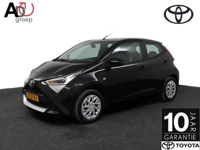 Toyota Aygo 1.0 VVT-i x-play | Airco | Achteruitrijcamera | Fietsendragerbeugel |