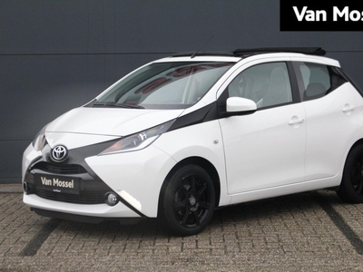 Toyota Aygo 1.0 VVT-i x-wave | Apple CarPlay & Android Auto | Camera achter | LMV | Vouwdak