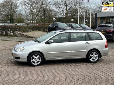 Toyota Corolla Wagon 1.4 D-4D Linea Terra,bj.2005,kleur:grijs,airco,APK 09/2024 en NAP met 385786 km.trekhaak,sportvelgen,stereo.