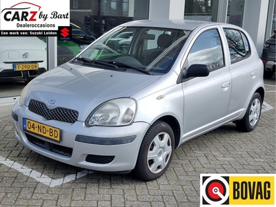 Toyota Yaris 1.3 VVT-i TERRA met LAGE NAP KILOMETERSTAND! | Trekhaak