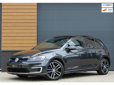 Volkswagen Golf 1.4 TSI GTE/PANO/KEYLES/STOELVER/TREKHAAK/NAP.