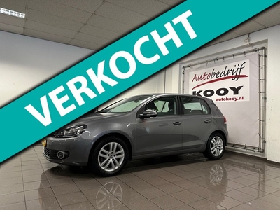 Volkswagen Golf 1.4 TSI Highline * Navigatie / Trekhaak / Cruise control / NL Auto *