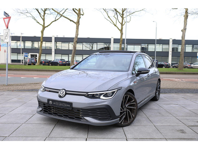 Volkswagen Golf GTI Clubsport Panoramadak | Vol Leer | Stoel Ventilatie | 300 PK | Camera | Adaptive Cruise | Memory | 19