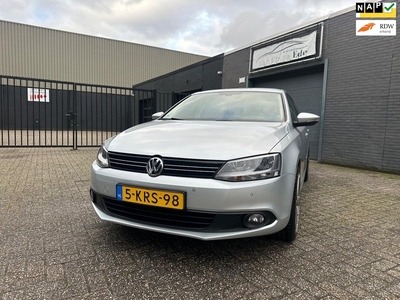 Volkswagen Jetta 1.6 TDI Comfort Executive Line BlueMotion Clima Cruise Navi PDC LM-Wielen APK NAP.