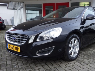 Volvo V 60 1.6 T4F 180pk automaat Momentum Onderhoudshistorie aanwezig