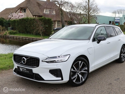 Volvo V60 2.0 T8 Recharge AWD R-Design / Navi / BLIS / ACC