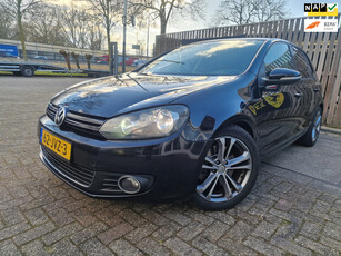 Volkswagen Golf 1.4 TSI Highline/AUTOMAAT/nap/airco/grote navi/cruise/trekhaak/apk/rijd schakelt perfect/inruilen is mogelijk