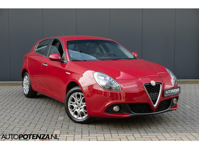 Alfa Romeo Giulietta 1.4 Turbo 120PK Leder PDC DAB radio