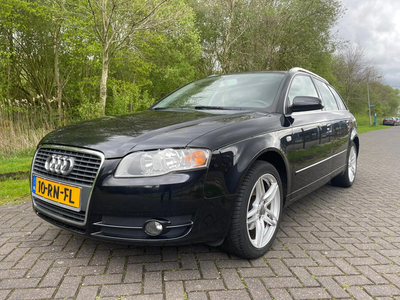 Audi A4 Avant 2.0 Pro Line Dealer onderhouden.