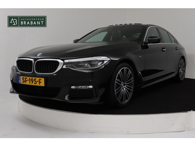 BMW 5-serie 520i High Executive Automaat (PANORAMADAK, ELEKT. WEGKLAPBARE TREKHAAK, CAMERA, HEAD-UP, DEALER ONDERHOUDEN)