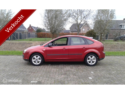 Ford Focus 1.6-16V Futura. Dealer onderhouden nw D riem +APK