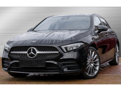 Mercedes-Benz A-Klasse 250e AMG ** LED, MBUX+, PANORAMA, CAMERA, 19-inch LMV, SPIEGEL-PACK ** 1e EIG - Slechts 14.929km. ** ** INFORMEER OOK NAAR ONZE AANTREKKELIJKE FINANCIAL-LEASE TARIEVEN **