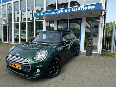 Mini Cooper 1.5 Business I Navigatie Panoramadak Climate control