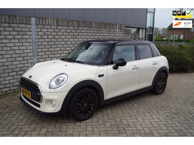 Mini Mini 1.5 Cooper Business 5 DRS Automaat Navi Clima Xenon Cruise PDC 4x Elektrische Ramen LMV 16 INCH NL Auto.