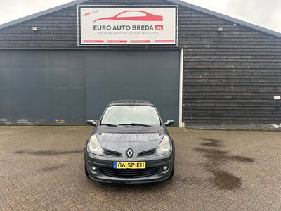 Renault Clio 1.6-16V Initiale