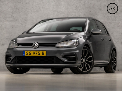 Volkswagen Golf 1.0 TSI R-Line Sport Automaat (APPLE CARPLAY, GROOT NAVI, STOELVERWARMING, ALCANTARA, GETINT GLAS, SPORTSTOELEN, ADAPTIVE CRUISE, PARKEERSENSOREN, NIEUWSTAAT)