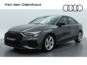 Audi A3 Limousine 30 TFSI S edition | Zwart optiek | LMV | PDC | Navigatie | Carplay |