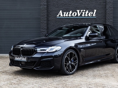 BMW 5 Serie Touring 530e xDrive Sportautomatic | Panodak | Camera | Head-Up | Harman & Kardon | 20 inch | Fabrieksgarantie