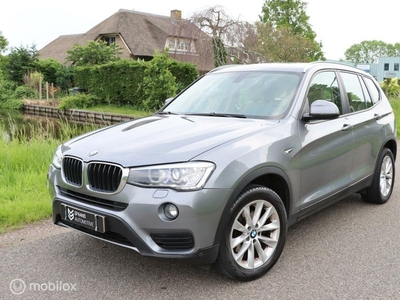 BMW X3 xDrive20i High Executive / Navi / Camera / Leder