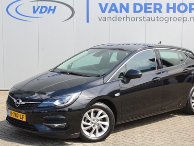 Opel Astra 1.2-146pk Elegance. Zeer nette en luxe Opel Astra. Trekgewicht 1.350kg ! Slechts 16.351km ! Volautm. airco dual, camera, pakeersensoren v+a, LED verlichting, parkeerassistent, navigatie, telefoonvoorb., LM wielen, side- en lane assist, metallic