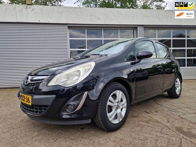 Opel Corsa 1.2-16V Cosmo ( MEGA SUBWOOFER )