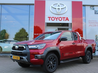 Toyota Hilux 2.8 D-4D Xtra Cab Invincible Automaat 204pk | Trekhaak | Tonneau Cover Hard | Rollbar | Navigatie |