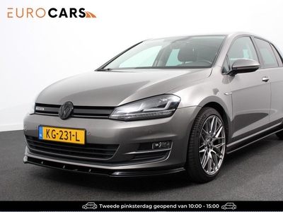 Volkswagen Golf 1.0 TSI Connected Edition Series | Navigatie | Apple Carplay/Android Auto | Parkeersensoren | Camera | Cruise Control | Blind Spot Assist | Getinte ramen | Climate Control | Handel/Export | Lees opmerkingen!!!