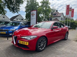 Alfa Romeo Giulia 2.2 D ECO BUSINESS SUPER AUTOMAAT / NAVI CAMERA LEDER DAB