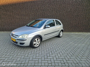 Opel Corsa 1.2-16V Cosmo|Lage Kmstand|Nieuwe Apk|Airco