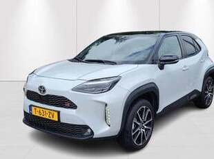 Toyota YARIS Cross 1.5 Hybrid GR Sport | SENSOREN VOOR+ACHTER | JBL AUDIO | STOELVERWARMING |