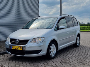 Volkswagen Touran 1.6 Highline Bj 2009 7Pers ECC Airco Navi Pdc