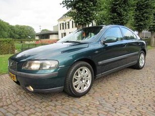 Volvo S60 2.4 141 PK!! Ecc Cruisecontrol Naviagatie Leer/Stof Lm Velgen Trekhaak***Youngtimer***Apk t/m 10-6-2025***