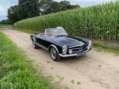 Mercedes-Benz 230 SL Pagode Bouwjaar 1964